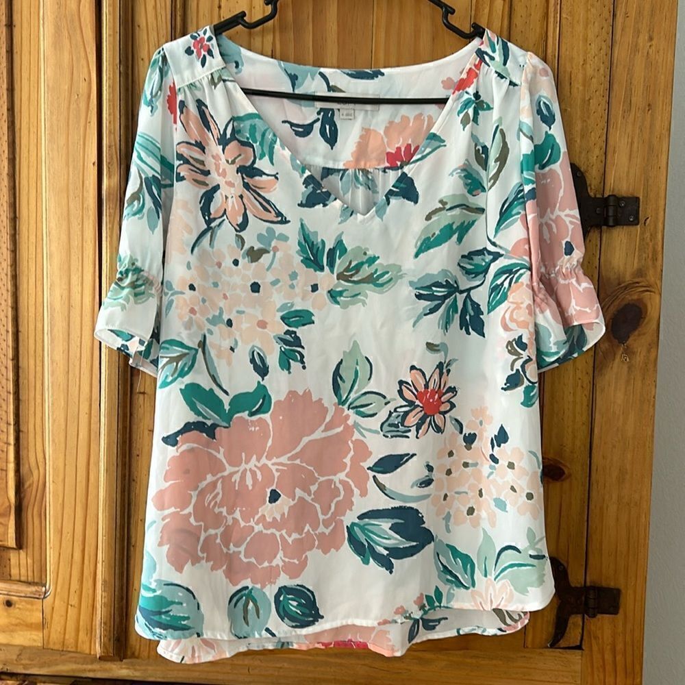 *****5 for $25 Loft Floral Print Top